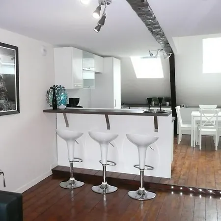 Les Logis D'agnes Apartment *